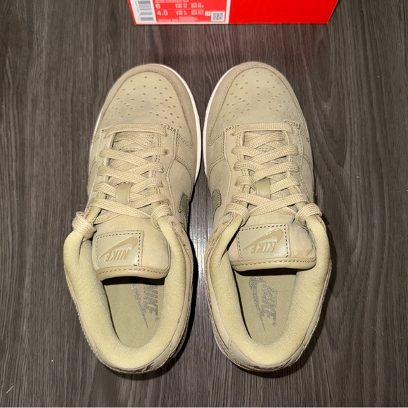 Nike Dunk Low Premium MF Neutral Olive/Sail Sneakers Women’s size 6 New in Box - Picture 8 of 13